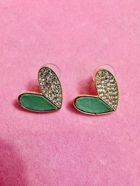 Jewelry - NWT Green & Rhinestone Heart Stud Earrings